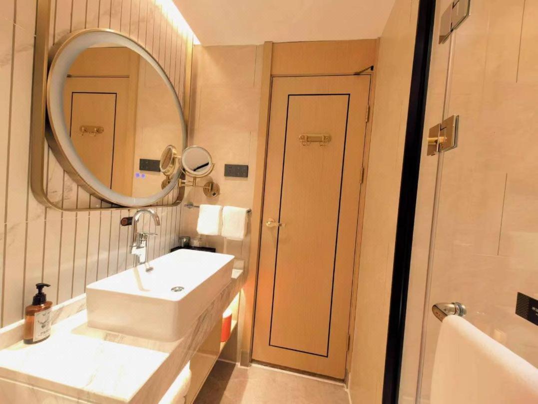 Vienna International Hotel Shenzhen Shuibei Екстериор снимка